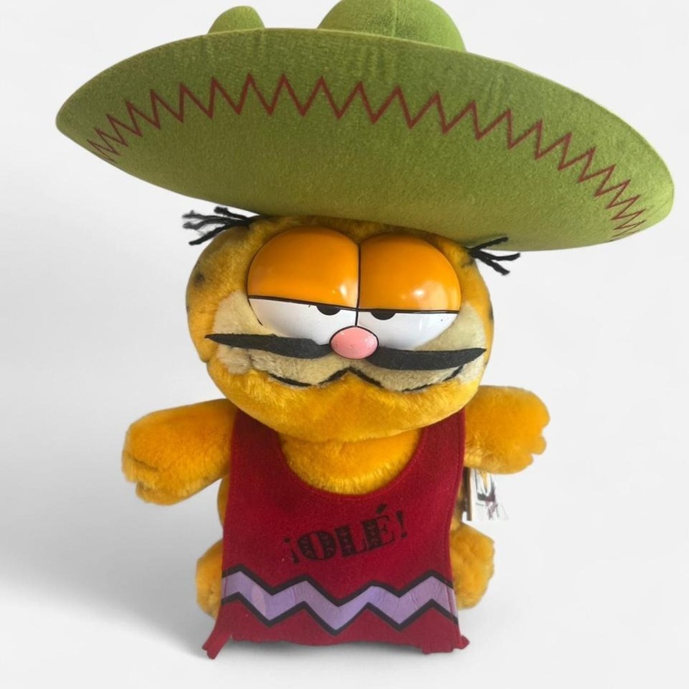 Rare Vintage‎ Ten Year Anniversary Señor Garfield Plushie